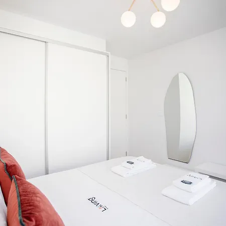 Liiiving In Porto-modern & Glam Rooftop