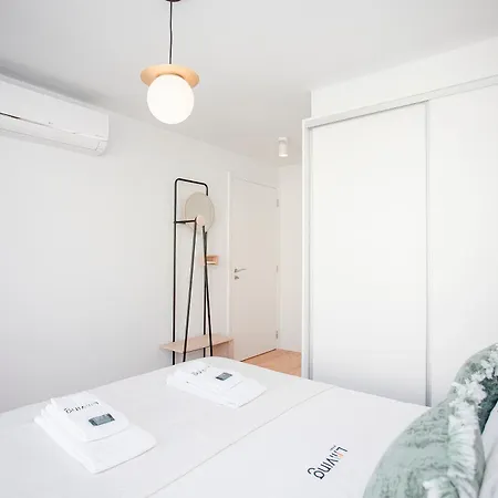 Liiiving In Porto-modern & Glam Rooftop