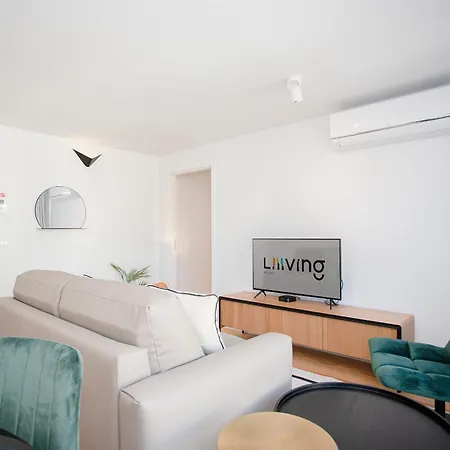 Apartment Liiiving In Porto-modern & Glam Rooftop *
