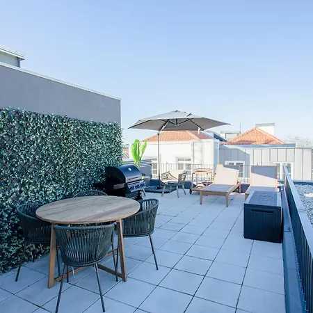 Liiiving In Porto-modern & Glam Rooftop * Porto