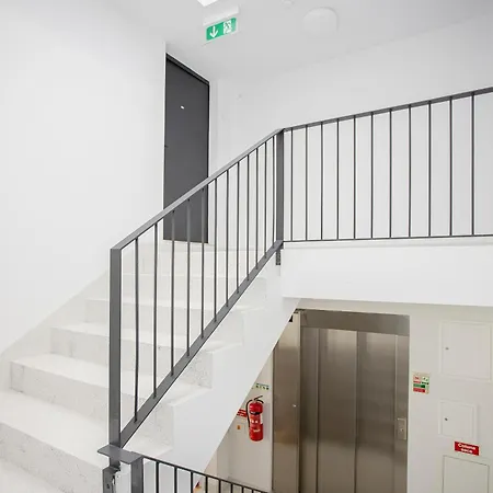 Liiiving In Porto-modern & Glam Rooftop Apartment