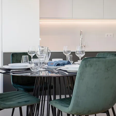 Liiiving In Porto-modern & Glam Rooftop Porto