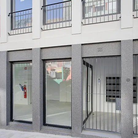 Liiiving In Porto-modern & Glam Rooftop * Porto