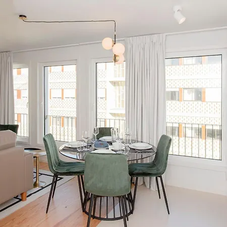 Liiiving In Porto-modern & Glam Rooftop Apartment Porto
