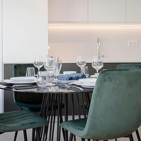 Liiiving In Porto-modern & Glam Rooftop *