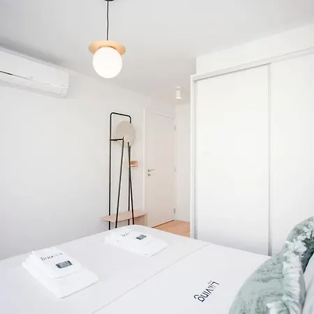 Apartment Liiiving In Porto-modern & Glam Rooftop *